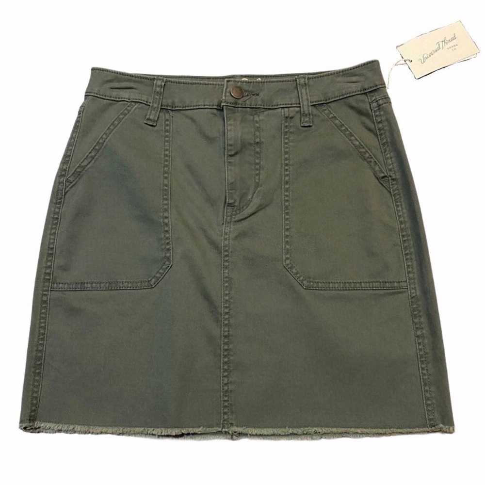 Universal thread NWT Skirt